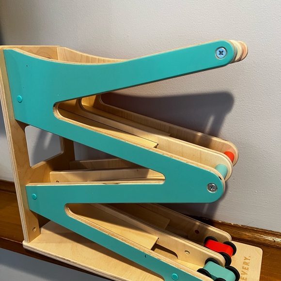 Lovevery Car Ramp - Picture 3 of 4